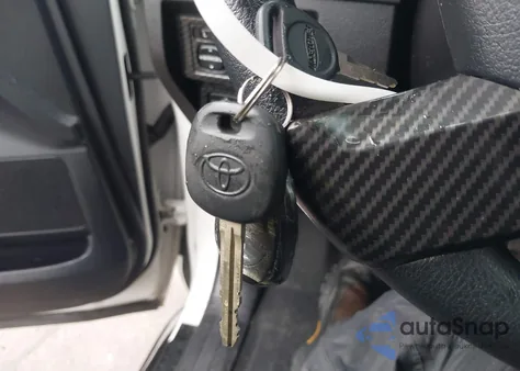 2016 Toyota Tundra Sr5 5.7L V8 z USA, uszkodzony, nr VIN 5TFDY5F11GX510351